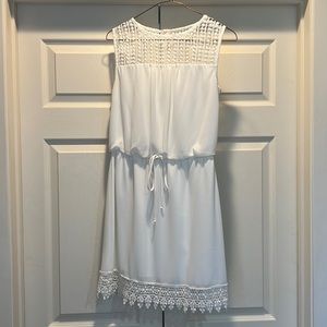 White dress with lace detailing size 6